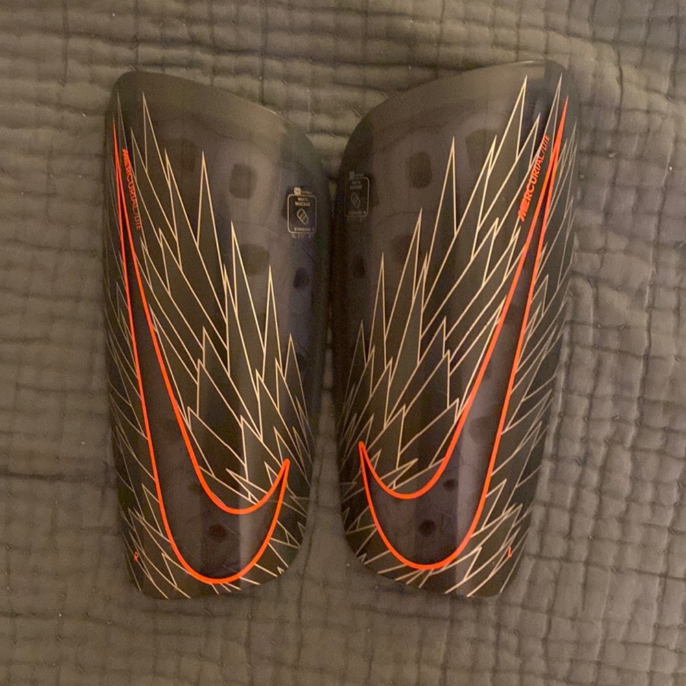 Nike Mercurial Lite Shin Guards L